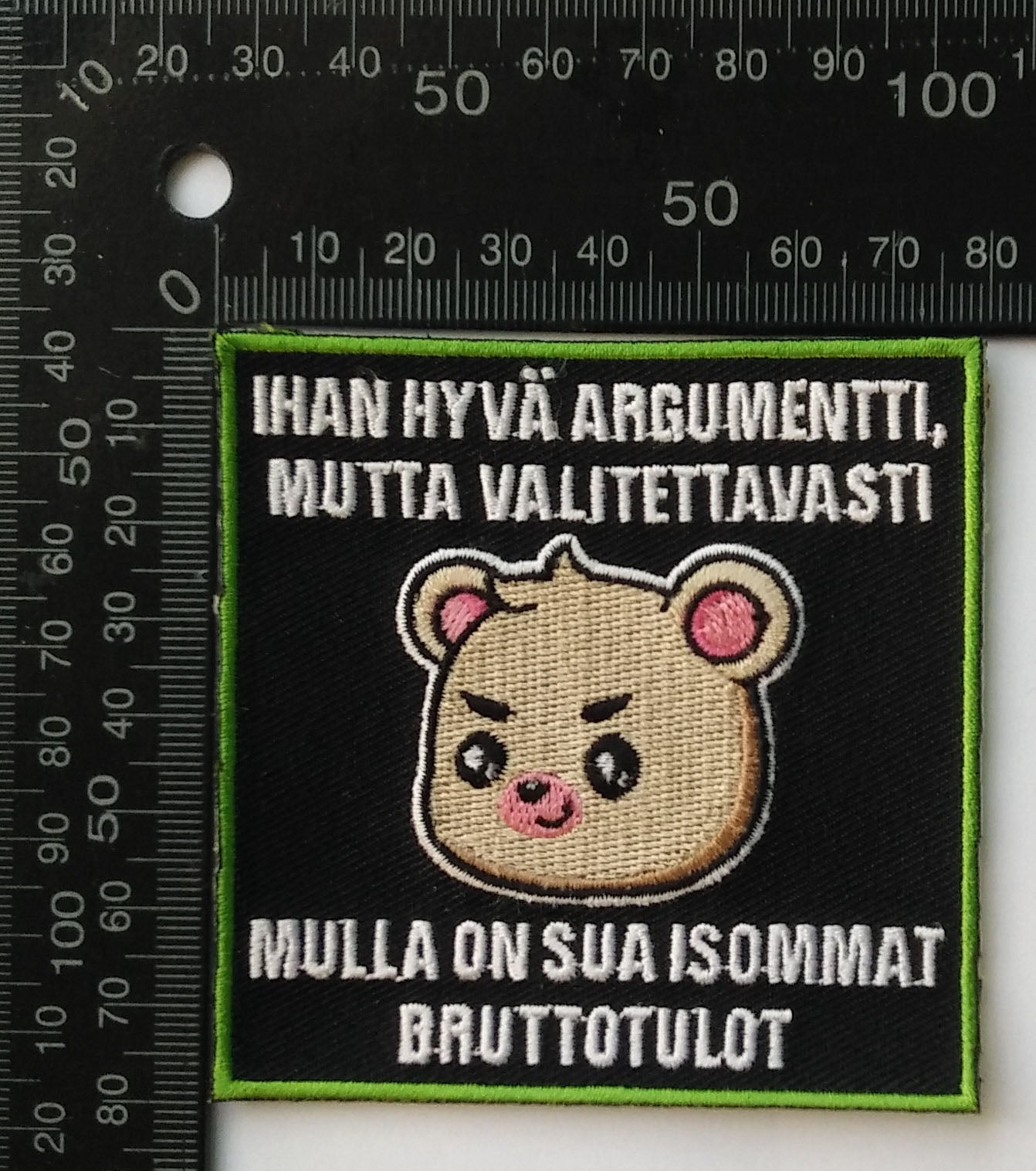 haalarimerkki, nalle ihan hyvä argumentti, isommat bruttotulotkoko
opiskelijoiden haalarimerkit haalarimerkki opiskelija